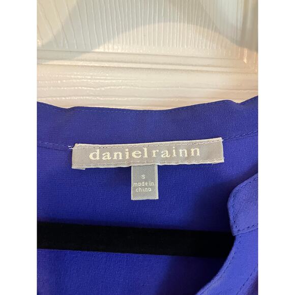 Daniel Rainn 100% Silk Blue Long Sleeve Blouse Open Crochet Detail Size S - Picture 2 of 8